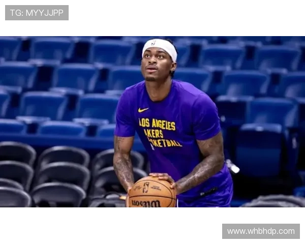 范德比尔特精彩断球反击 一条龙飞身暴扣点燃全场气氛