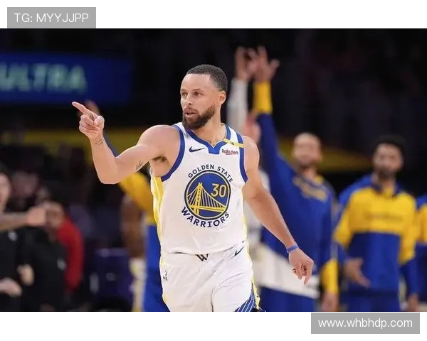 库里28分勇士主场稳胜太阳布克38分难阻对手顺利最终收官